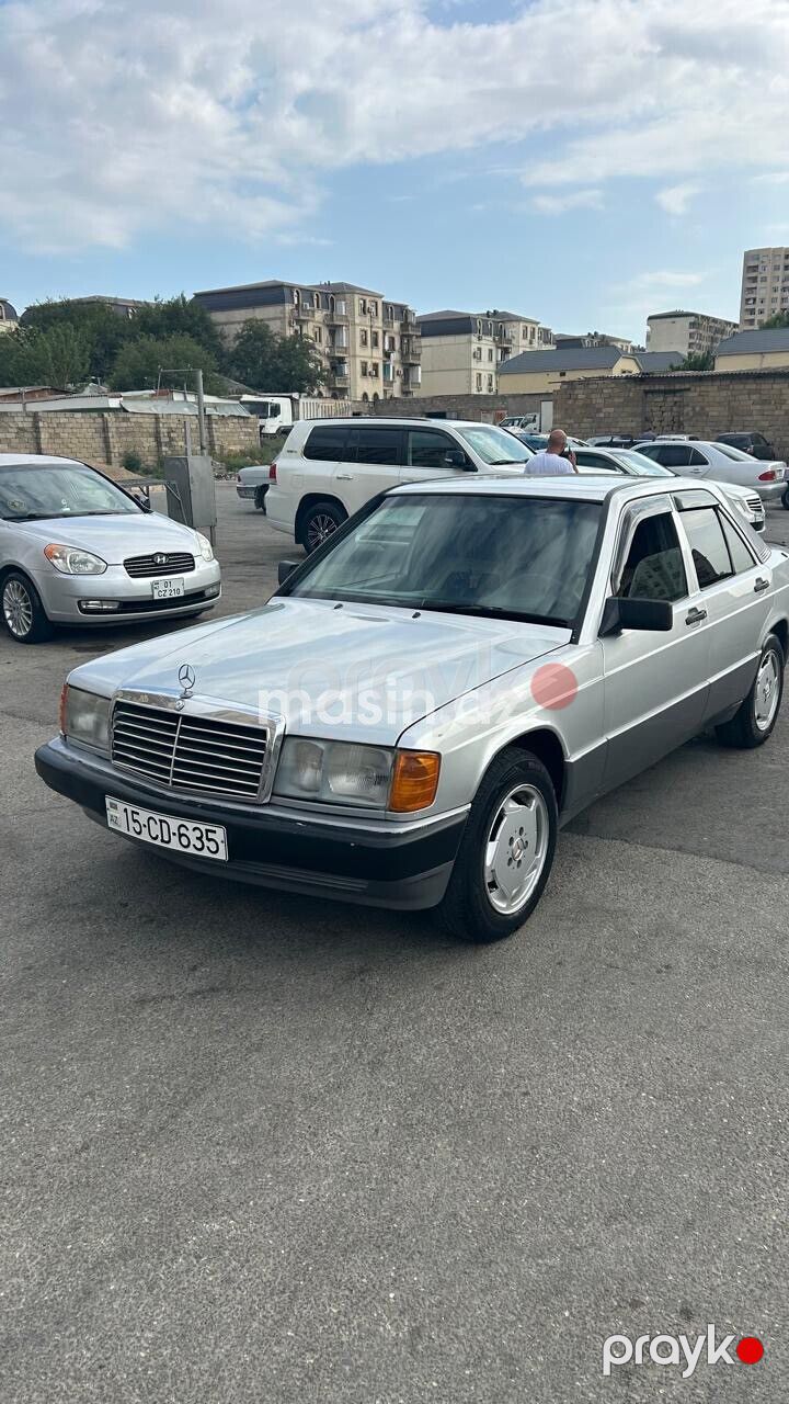 Mercedes 190 — Avtomobillər, Bakı