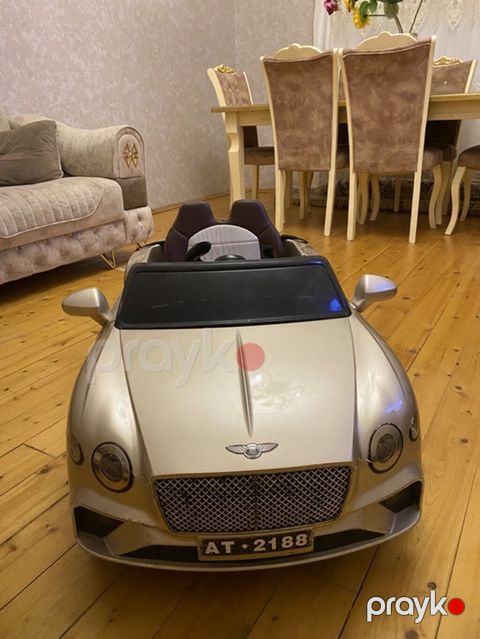 Uşaq üçün elektrikli minik avtomobili – Bentley üslubunda kabriolet — Bakı