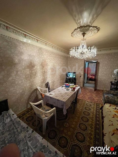 Nizami rayonunda 3 otaqlı Köhnə tikili Satılır, 85 m² — Bakı
