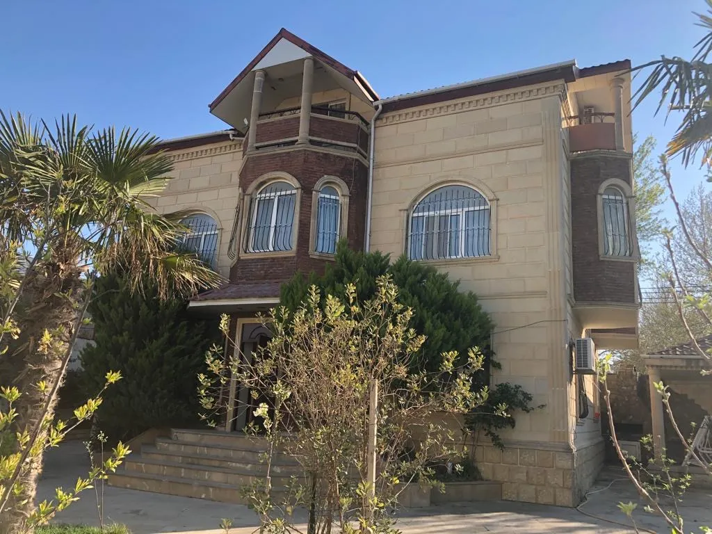 Novxanı, 7 otaqlı Həyət evi satılır - 400 m², 3 mərtəbə, 9 sot — Ev, villa, Bakı (2)