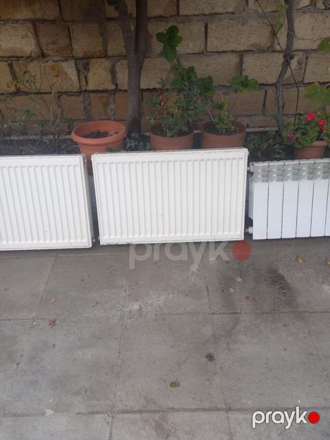 Mərkəzi istilik üçün radiatorlar - Növlər: panel radiatorlar (ağ — Xırdalan