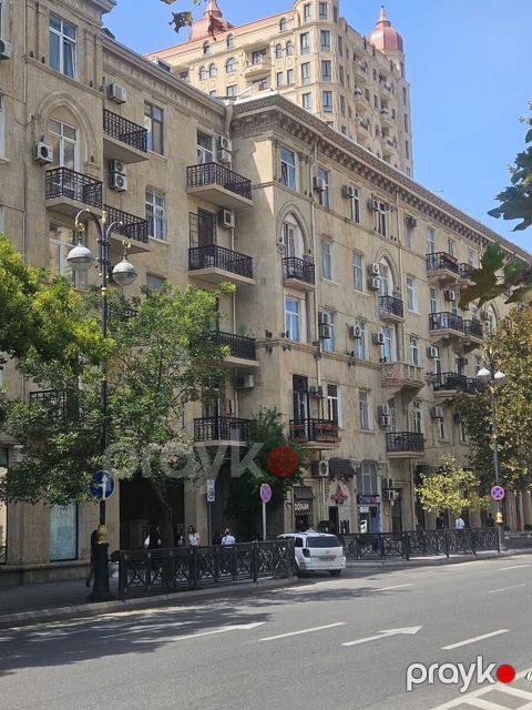 İcarəyə verilir 2 otaqlı köhnə tikili 60 m² — Bakı