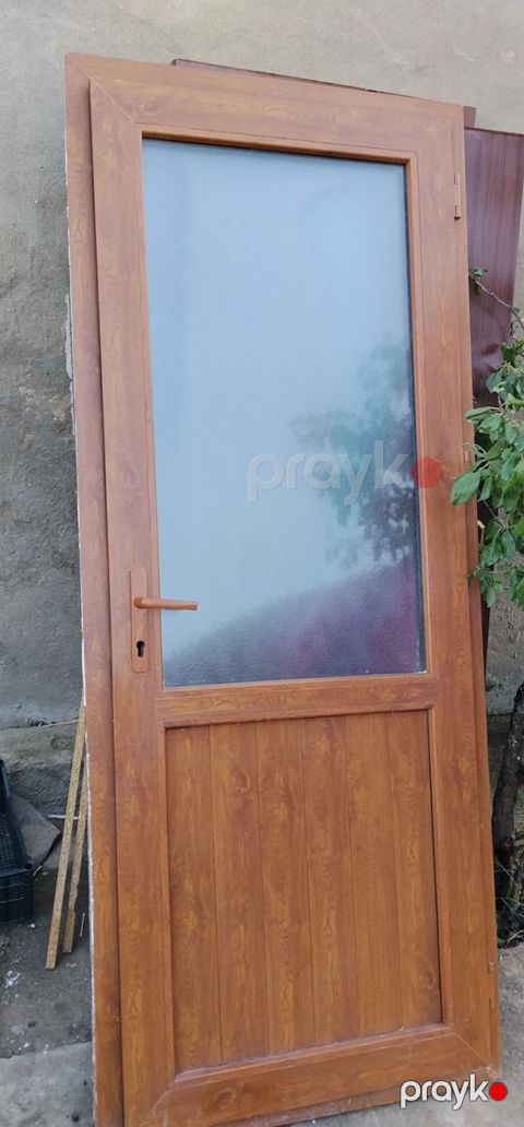 Plastik qapı — Bakı