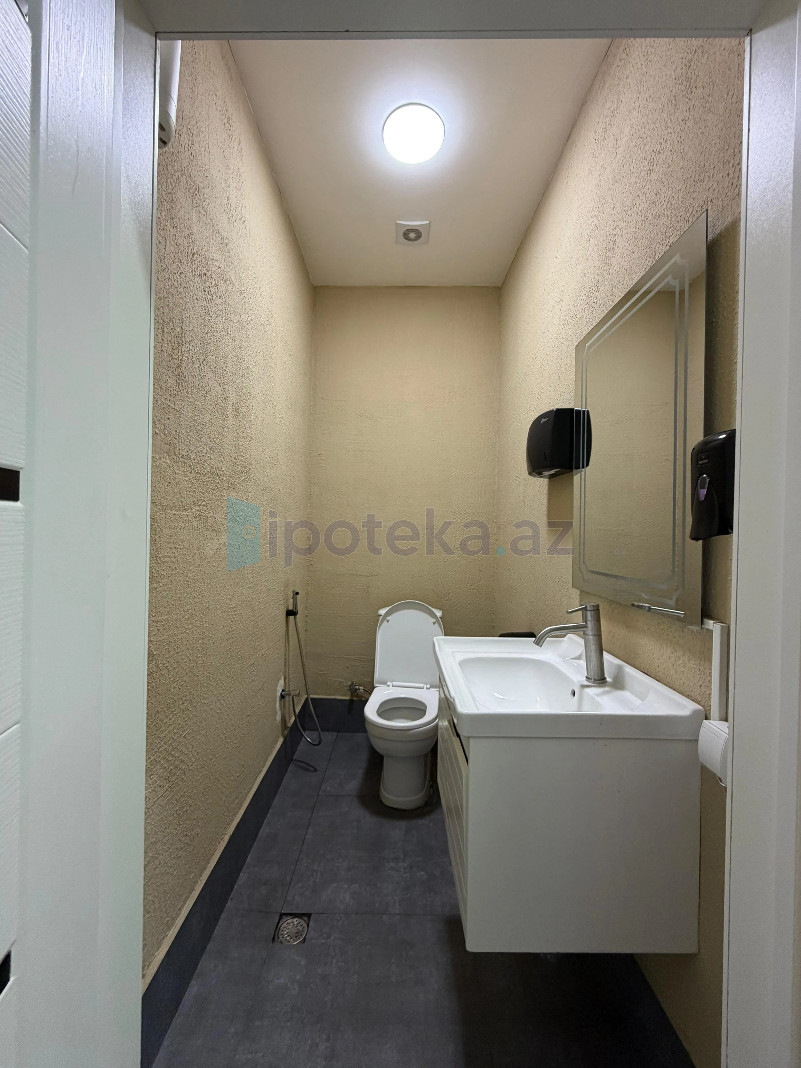 1 Otaq, Ofislər, Nəsimi r., 131.00 m² — Ofis, Bakı (8)