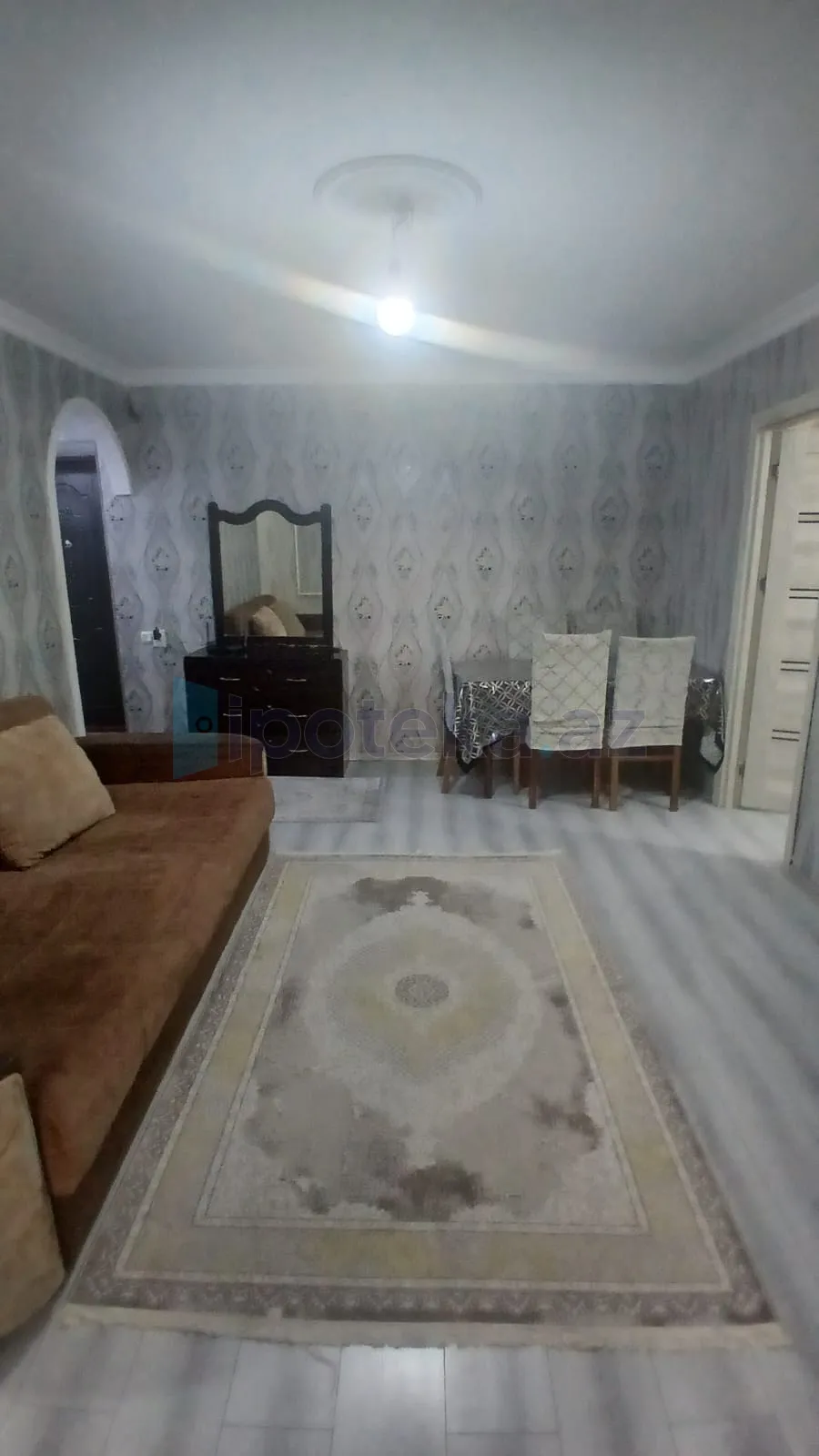 Satılır: 4 Otaq, Köhnə tikili, Yasamal r., 92.00 m² — Bakı