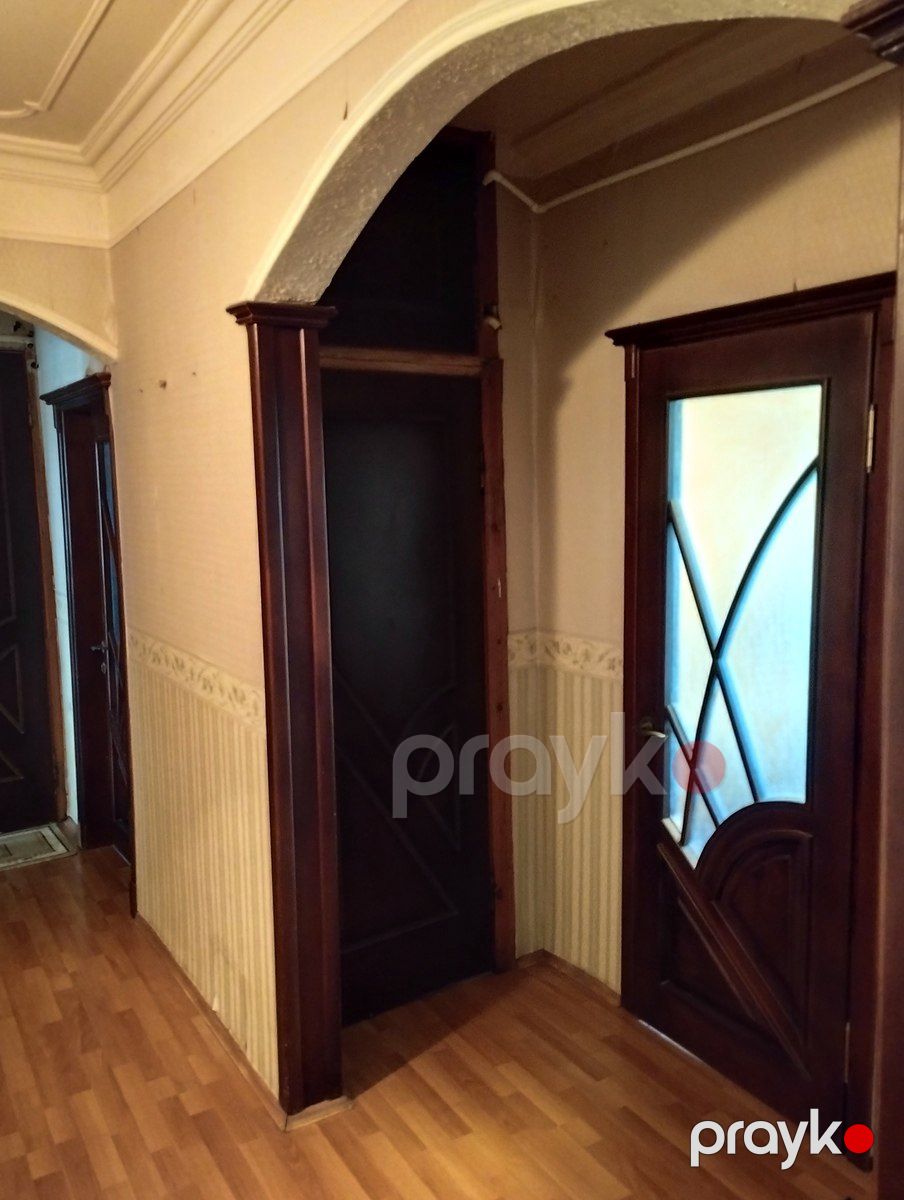 Satılır 4 otaqlı köhnə tikili 100 m² — Mənzil, Bakı (9)