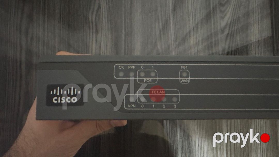 Cisco 800 series — Şəbəkə və server avadanlığı, Bakı (2)