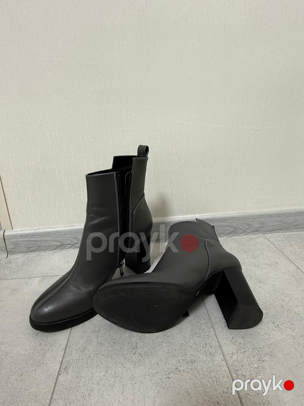 Qadın botları – klassik qara rəng, topuqlu model - Material: hamar — Avam, Gəncə