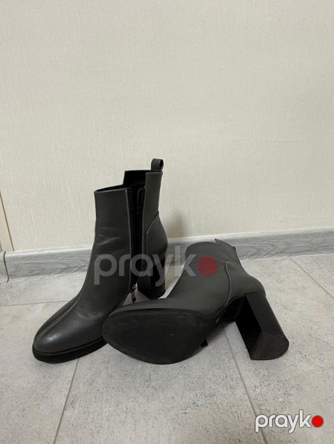 Qadın botları – klassik qara rəng, topuqlu model - Material: hamar — Gəncə