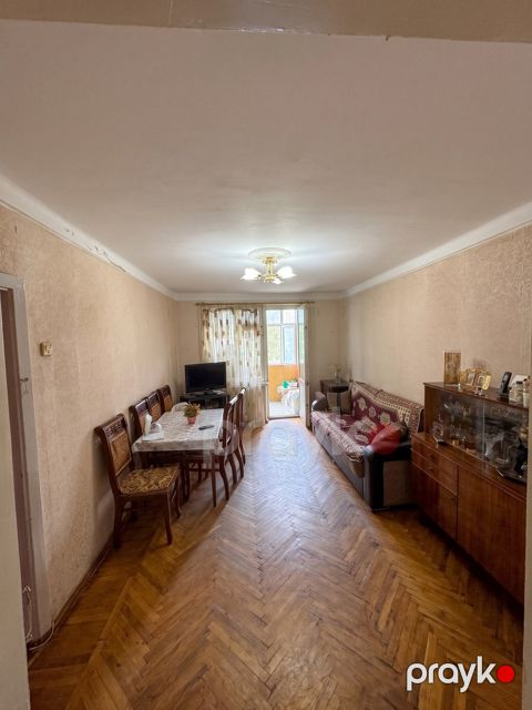 Satılır 2 otaqlı köhnə tikili 57 m² — Bakı