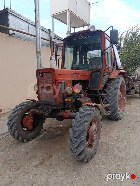 Kənd təsərrüfatı traktoru – 4x4, kabinəli - Ön və arxa dartıcı — Şəmkir
