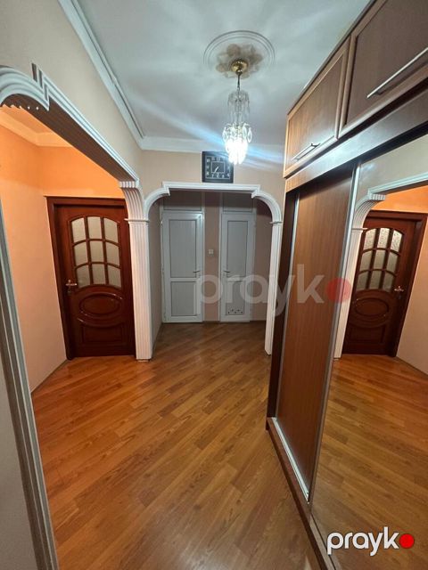 Satılır 3 otaqlı köhnə tikili 80 m² — Bakı
