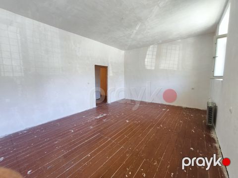Satılır 5 otaqlı köhnə tikili 120 m² — Bakı