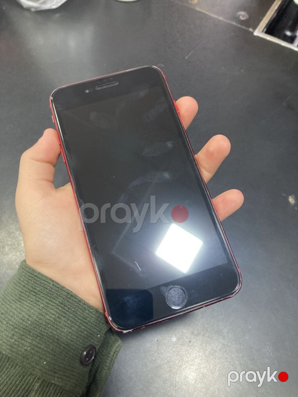IPhone 8 Plus, Qırmızı, Barmaq izi — Apple iPhone, Xaçmaz (8)