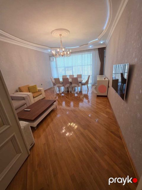 Satılır 4 otaqlı yeni tikili 160 m² — Bakı