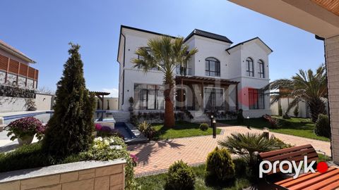 Satılır 6 otaqlı həyət evi/bağ evi 500 m² — Bakı