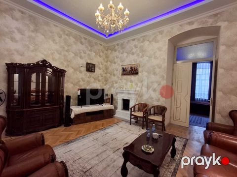 Satılır 3 otaqlı köhnə tikili 110 m² — Bakı