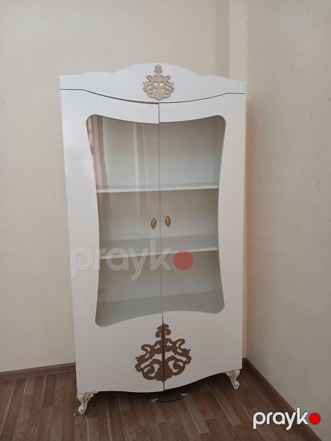 Zərif dizaynlı vitrin şkaf - Material: ağ MDF korpus, şüşə ön qapılar — Bakı