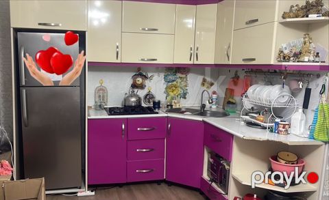Kuxna mebeli satilir,içerisine moyka,qaz daxildir. Real alıcıya — Digah