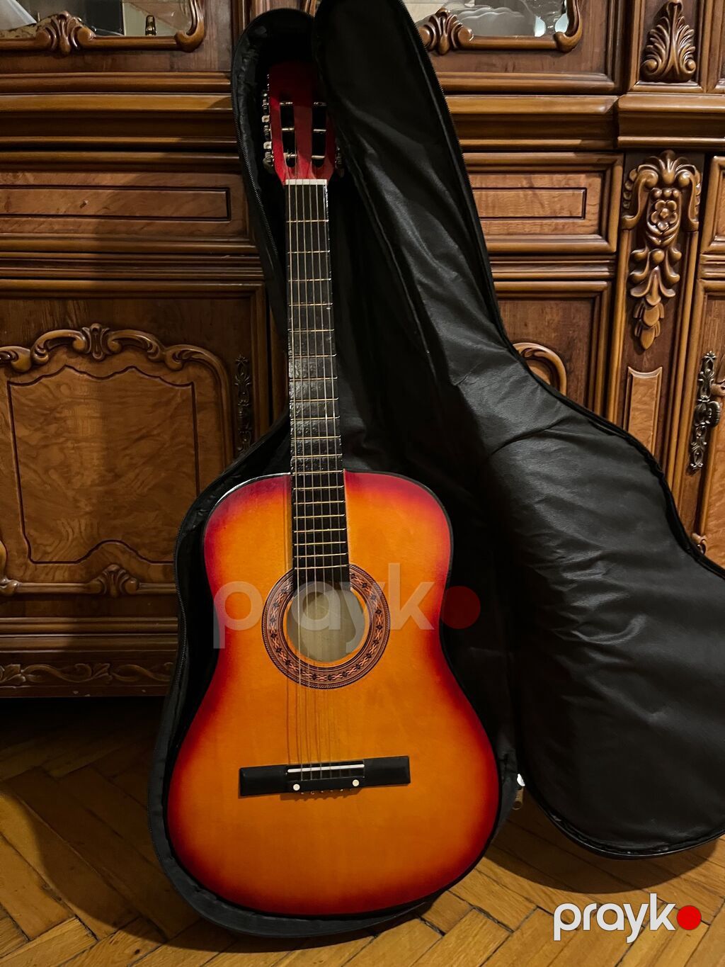 Gitara satılır təp təzədir birgə sunkasıyla — Şəxsi əşyalar, Gəncə (2)