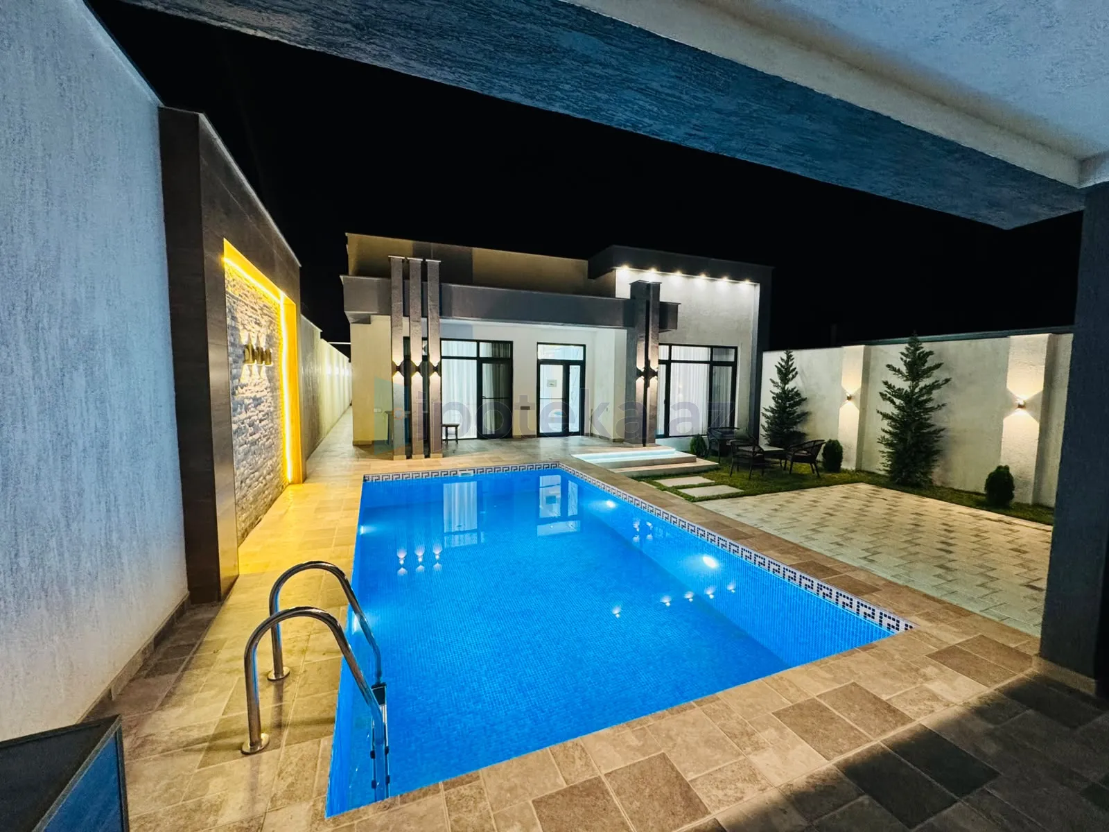Satılır: 4 Otaq, Bağlar, Xəzər r., Şüvəlan q., 130.00 m²