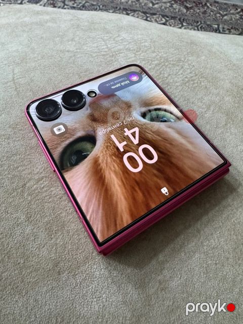 Samsung Galaxy Z Flip 7 Coral Red 256GB/12GB — Bakı