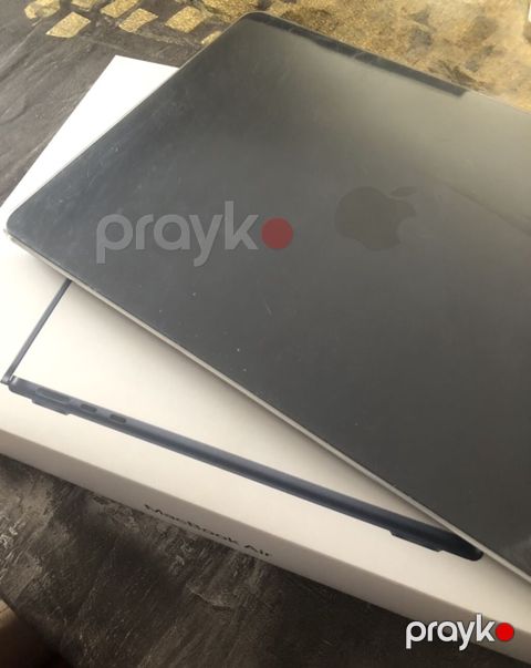 Apple MacBook Air (qutu ilə) - Model: MacBook Air - Rəng: Tünd boz — Bakı