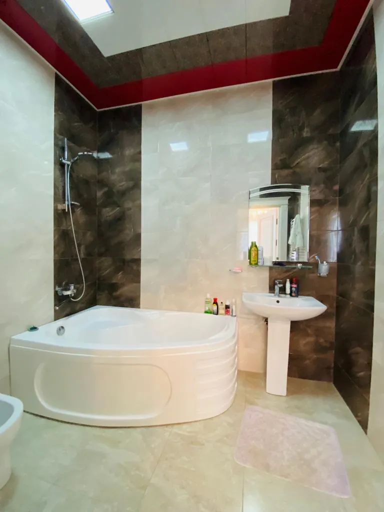 Şüvəlan, 9 otaqlı Həyət evi satılır - 1200 m², 3 mərtəbə, 52 sot — Ev, villa, Bakı (9)