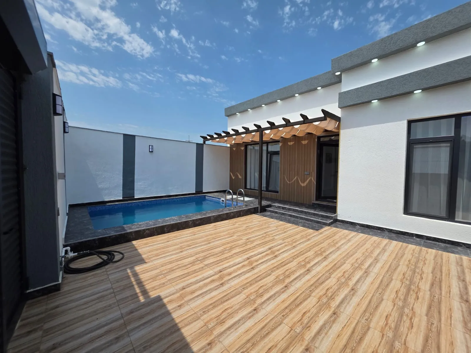 Şüvəlan, 4 otaqlı Həyət evi satılır - 150 m², 1 mərtəbə, 2.5 sot — Ev, villa, Bakı (3)