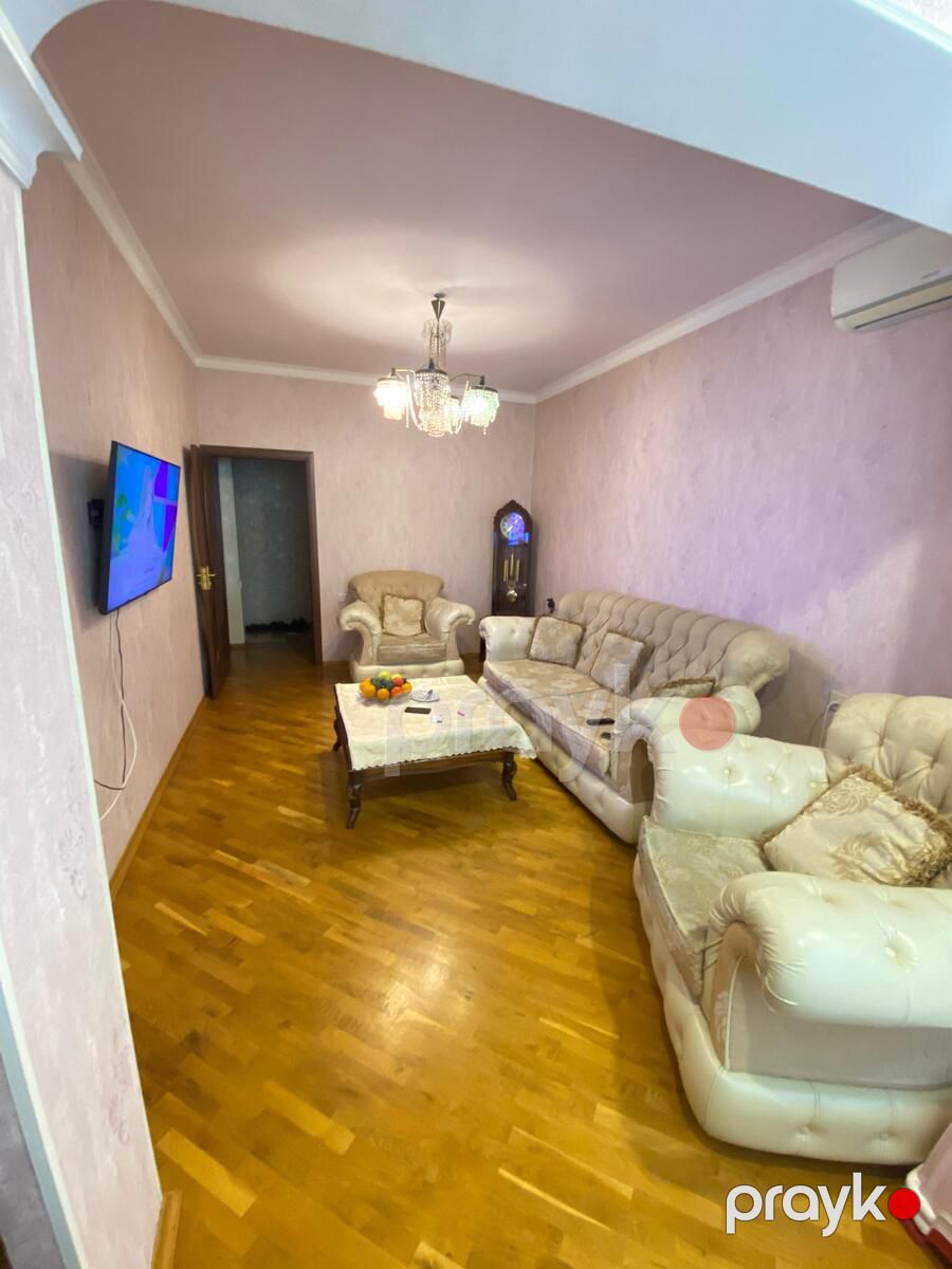 Satılır 4 otaqlı köhnə tikili 105 m² — Mənzil, Bakı (3)