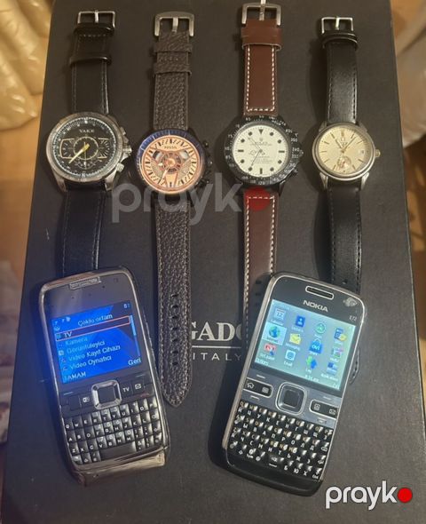 Satılır: klassik qol saatları və düyməli Nokia telefonları dəsti Qol