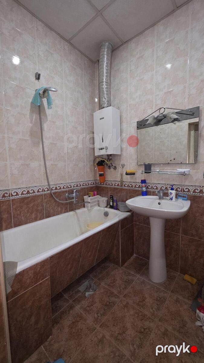 Satılır 2 otaqlı köhnə tikili 60 m² — Mənzil, Bakı (12)