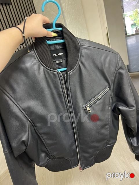 Pull&bear qara bomber. Ela veziyyetdedir xs razmerdir oversizedir — Digah