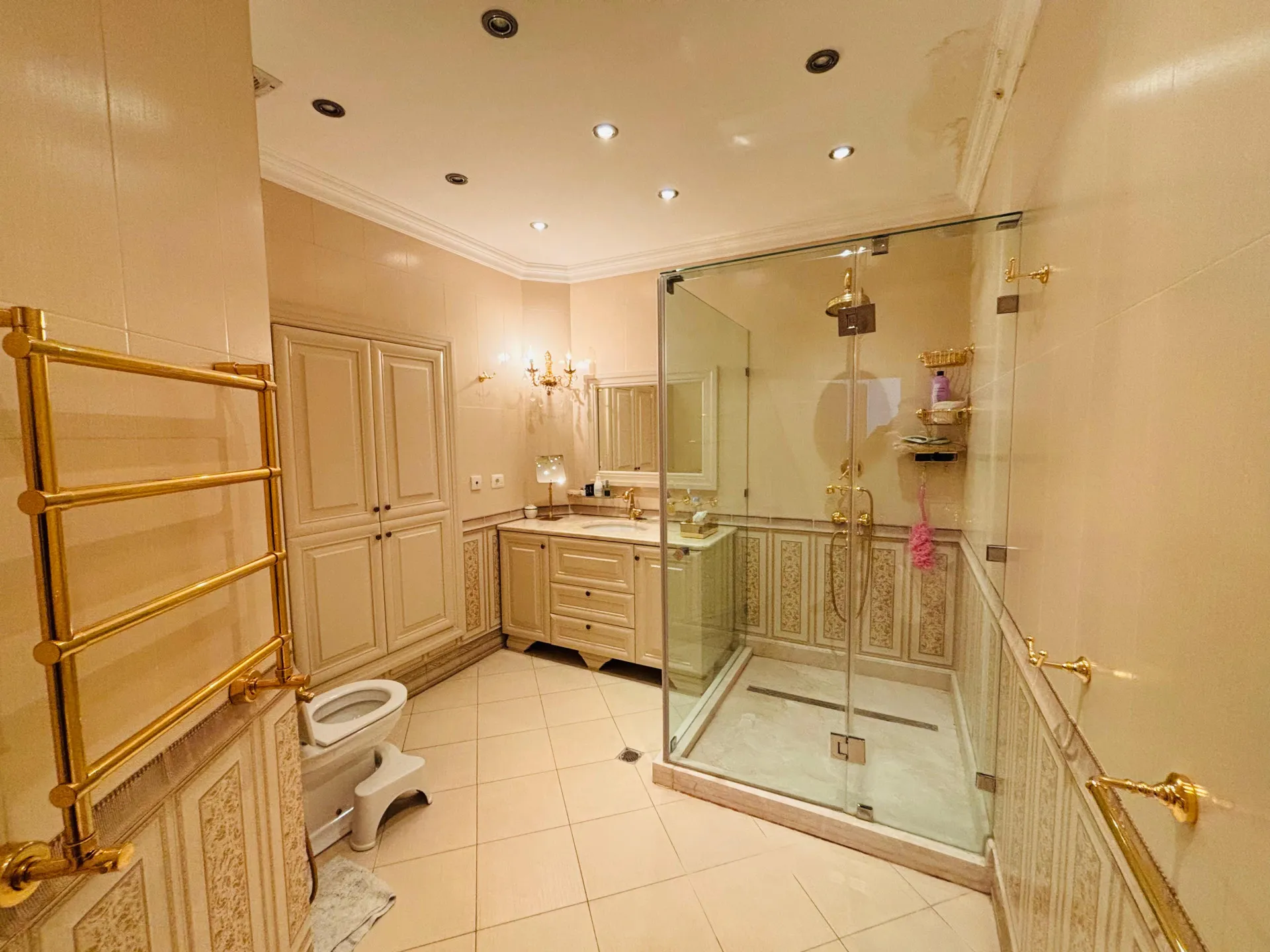 Sahil m.st, 4 otaqlı Köhnə tikili satılır - 200 m², 3/4 mərtəbə — Mənzil, Bakı (3)