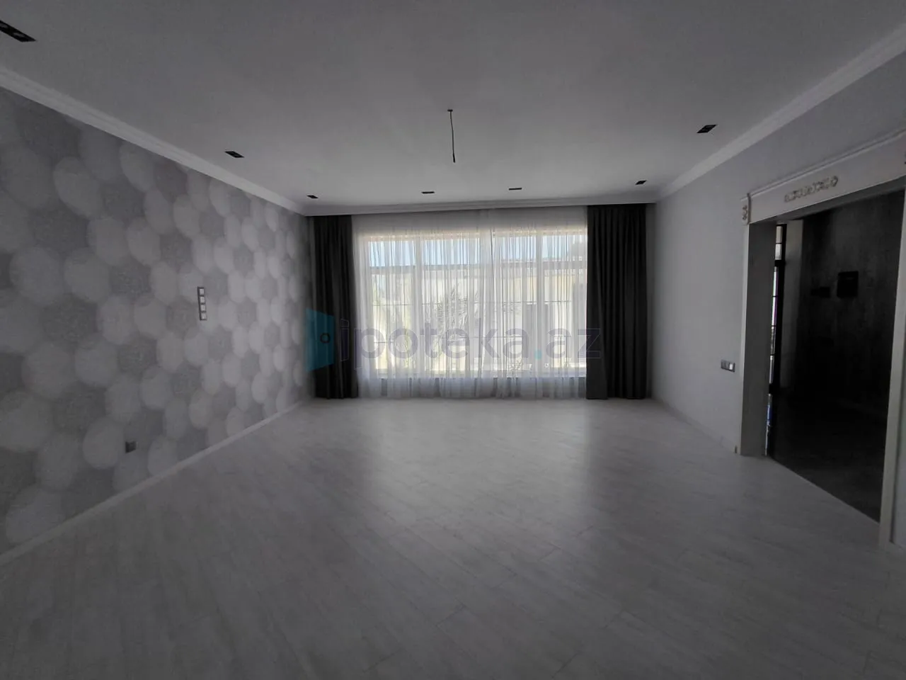 Satılır: 4 Otaq, Bağlar, Xəzər r., Buzovna q., 180.00 m² — Buzovna