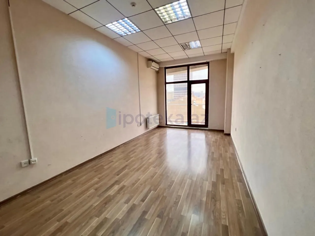 1 Otaq, Ofislər, Nəsimi r., 25.00 m² — Bakı