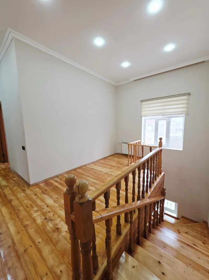 Koroğlu m.st, 5 otaqlı Həyət evi satılır - 240 m², 2 mərtəbə, 11 sot — Ev, villa, Bakı (5)