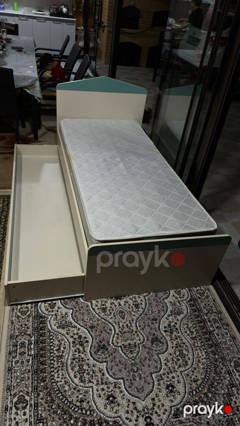 Tek carpayi matras daxil. Bazali. Qiymet 170 azn. Unvan 7mkr — Bakı