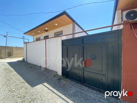 Həyət evi, Binə qəs — Bakı