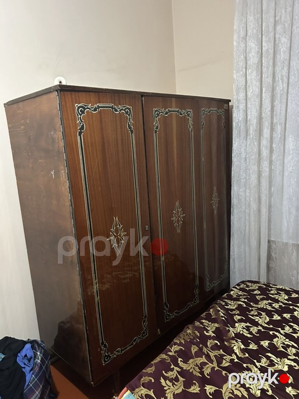 Klassik üslubda ağac üçqapılı şkaf - Material: təbii ağac, parlaq lak — Şkaflar, Bakı