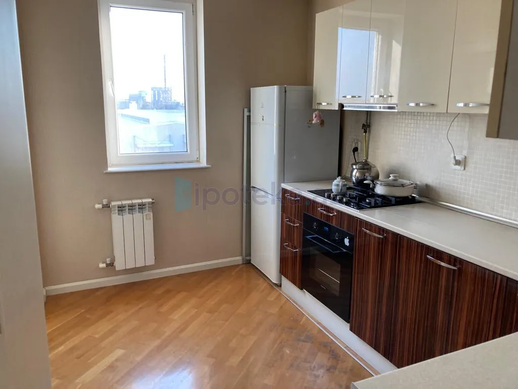 Satılır: 3 Otaq, Köhnə tikili, Nizami r., 75.00 m² — Mənzil (4)