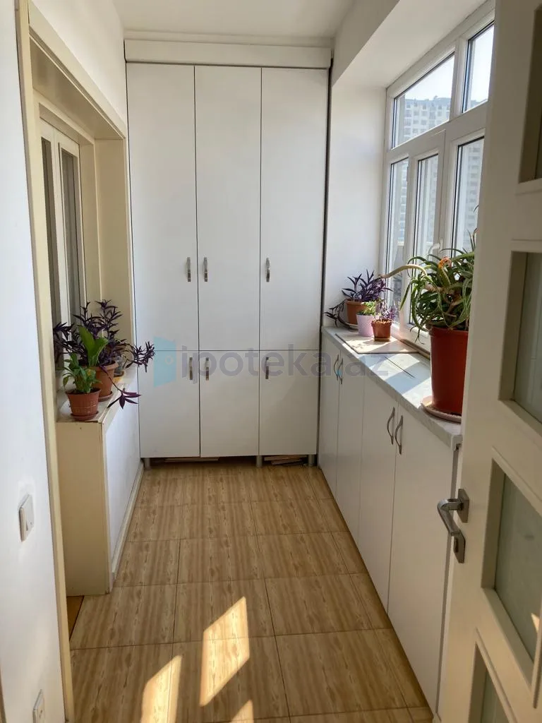 Satılır: 3 Otaq, Köhnə tikili, Nizami r., 75.00 m² — Mənzil (12)