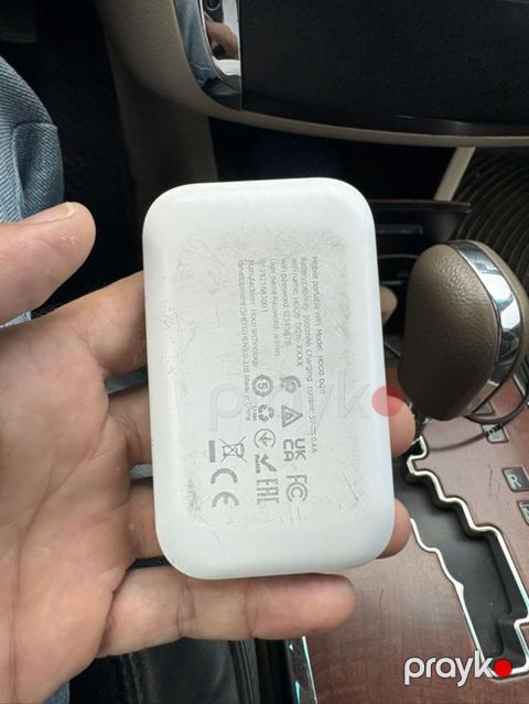 Hoco daşına bilən Wi‑Fi modem/router - Model: Hoco W1 (üzərində — Digah