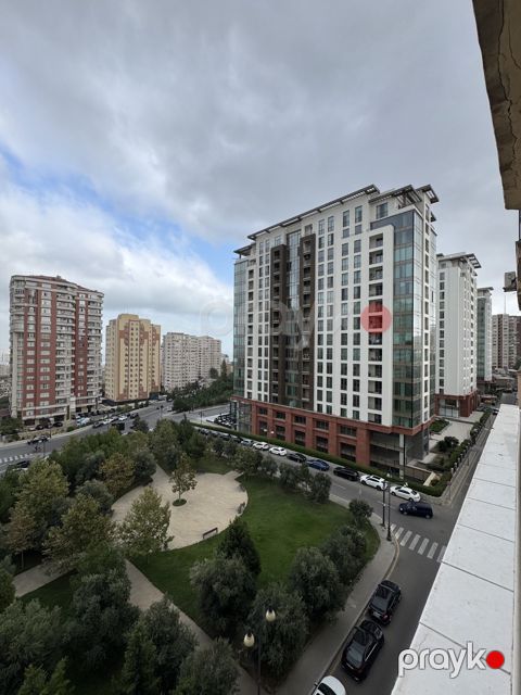 Satılır 3 otaqlı köhnə tikili 85 m² — Bakı