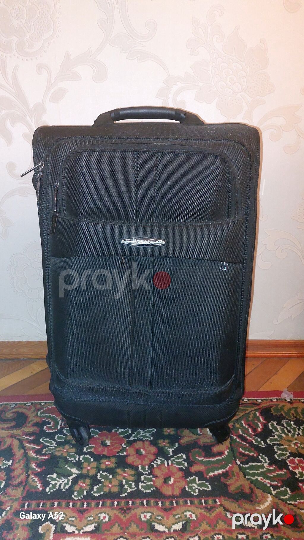 Parlaq qara rəngdə parça korpuslu səyahət çamadanı - Ölçü: orta — Çamadanlar, Bakı