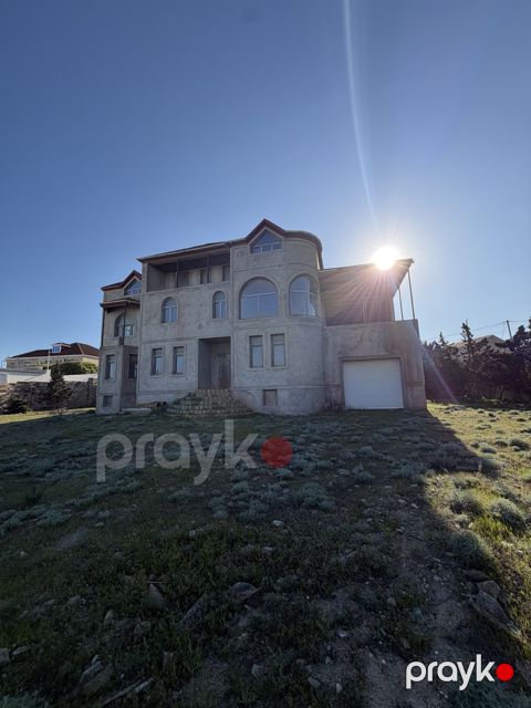 Satılır 14 otaqlı həyət evi/bağ evi 750 m² — Bakı