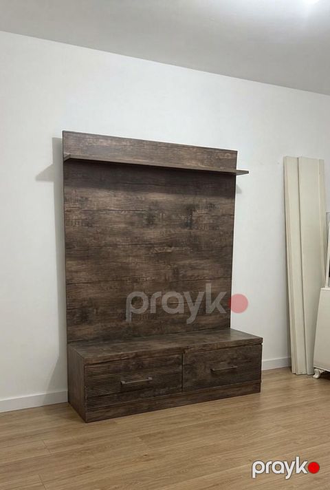 Tv stend 100 manat.Catdirilma odenisle .Unvan Bakixanov sekine — Bakı