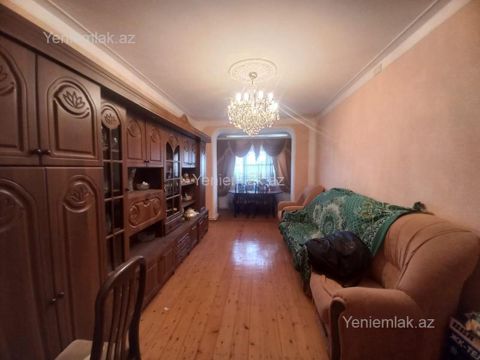 Satılır 5 otaqlı Bina evi menzil (Köhnə tikili), 42-ci məhəllə — Elnur