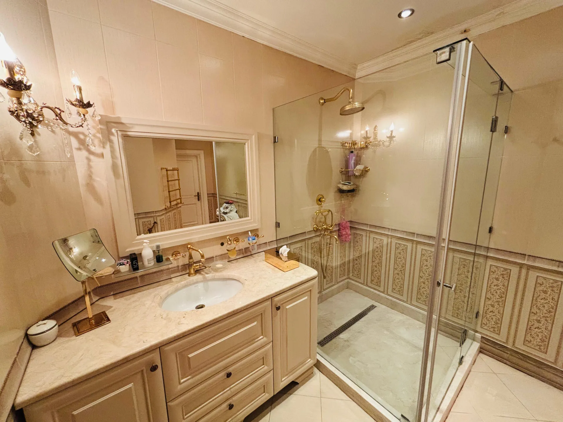 Sahil m.st, 4 otaqlı Köhnə tikili satılır - 200 m², 3/4 mərtəbə — Mənzil, Bakı (5)