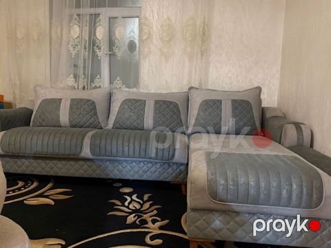 Divan satilir Acilir baza var Qiymət 600 azn baha alinib möhkəmdir